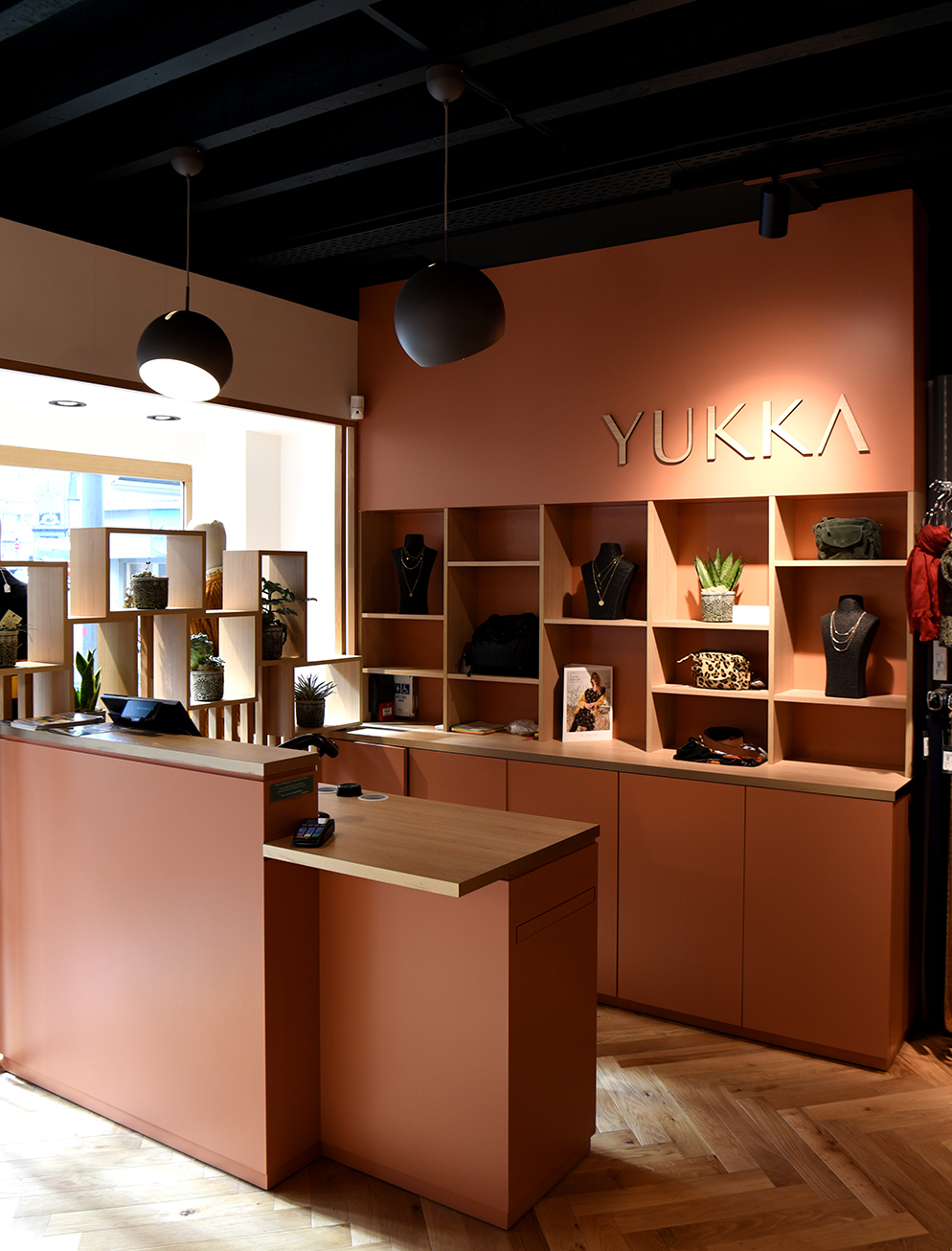 Caisse magasin Yukka