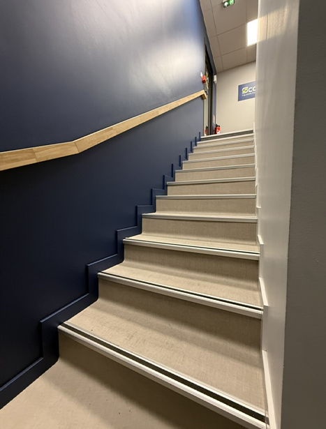 scortel-montee-escaliers